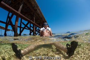 Having a rest between dives ... by Kirill Zinovyev 